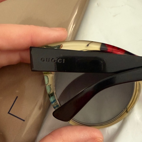 Gucci Black Cat-Eye Sunglasses - Picture 8 of 8